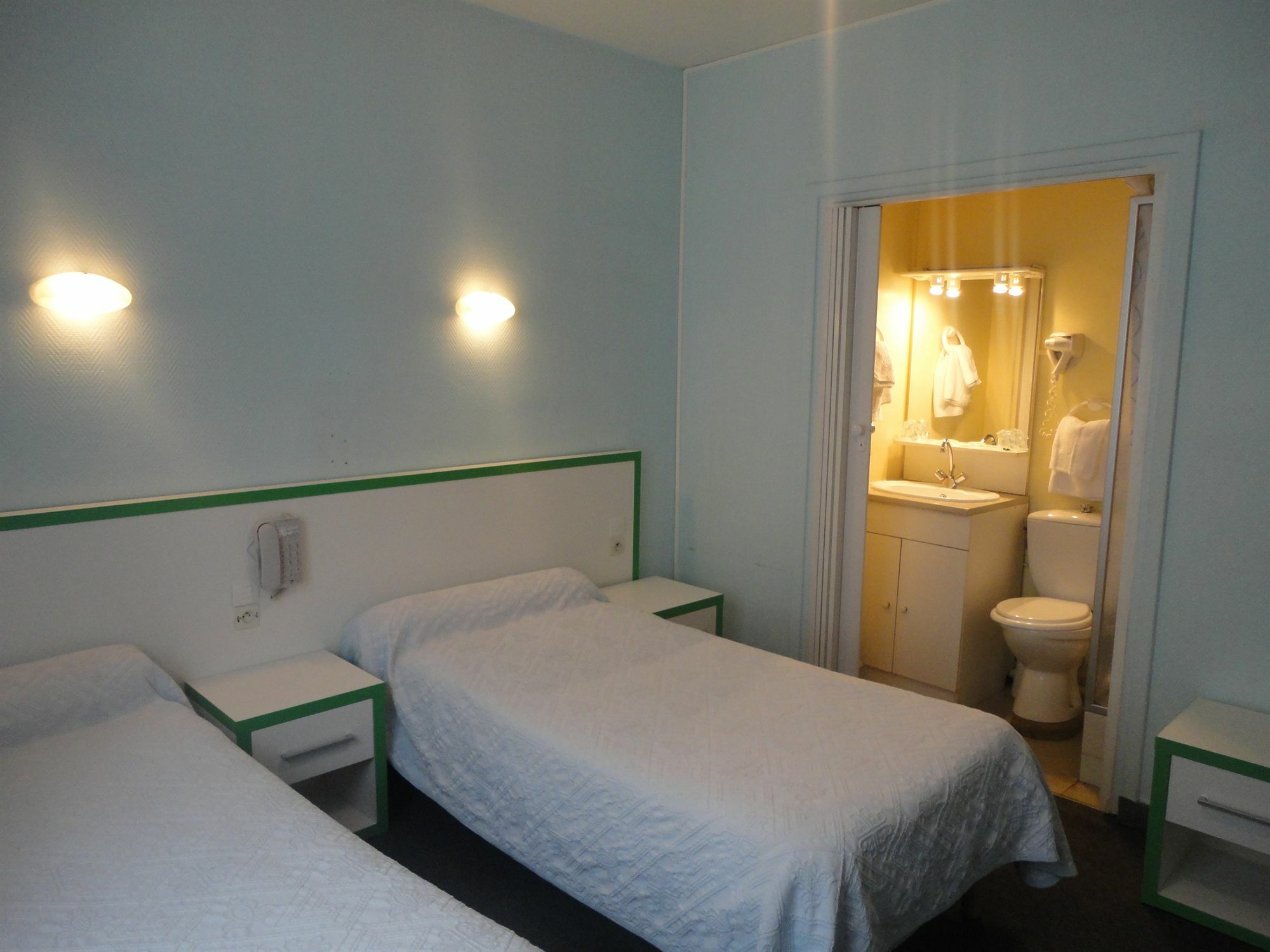 Hotel Les Arcades 2*