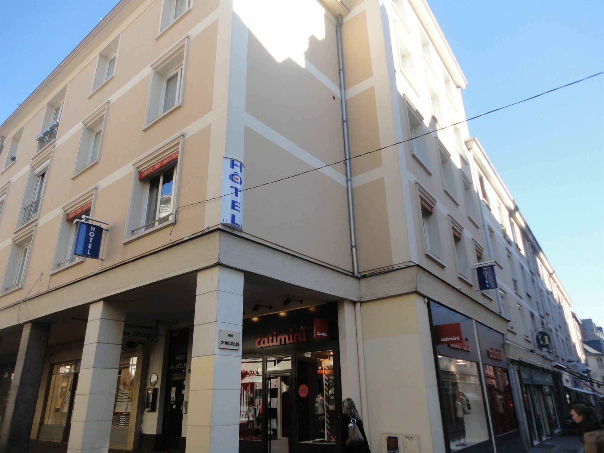 Hotel Les Arcades 2*